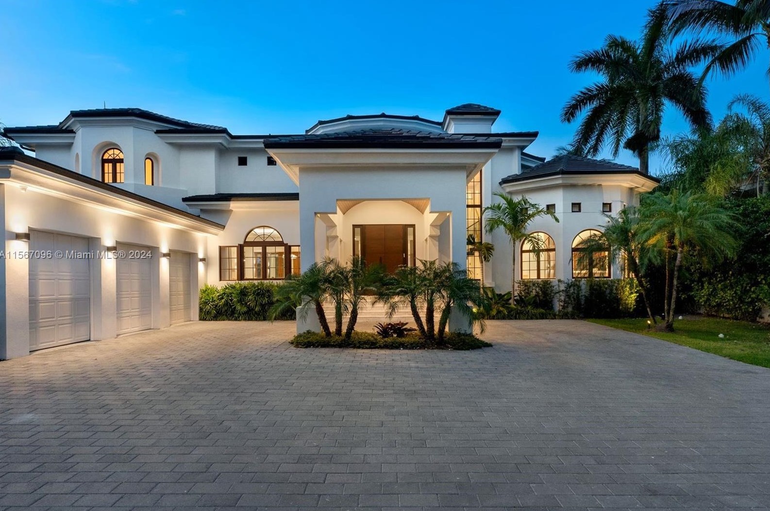 310 Parkway, Miami, FL 33160-2220