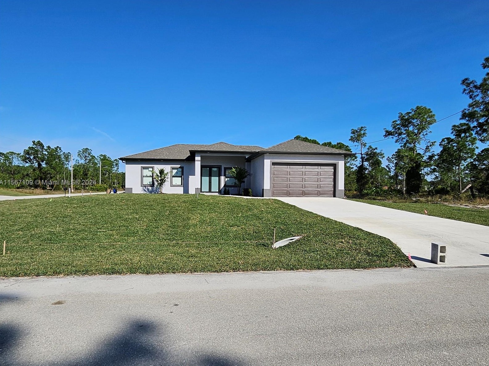 651 Keller St, Lehigh Acres FL 33974-7560 exterior