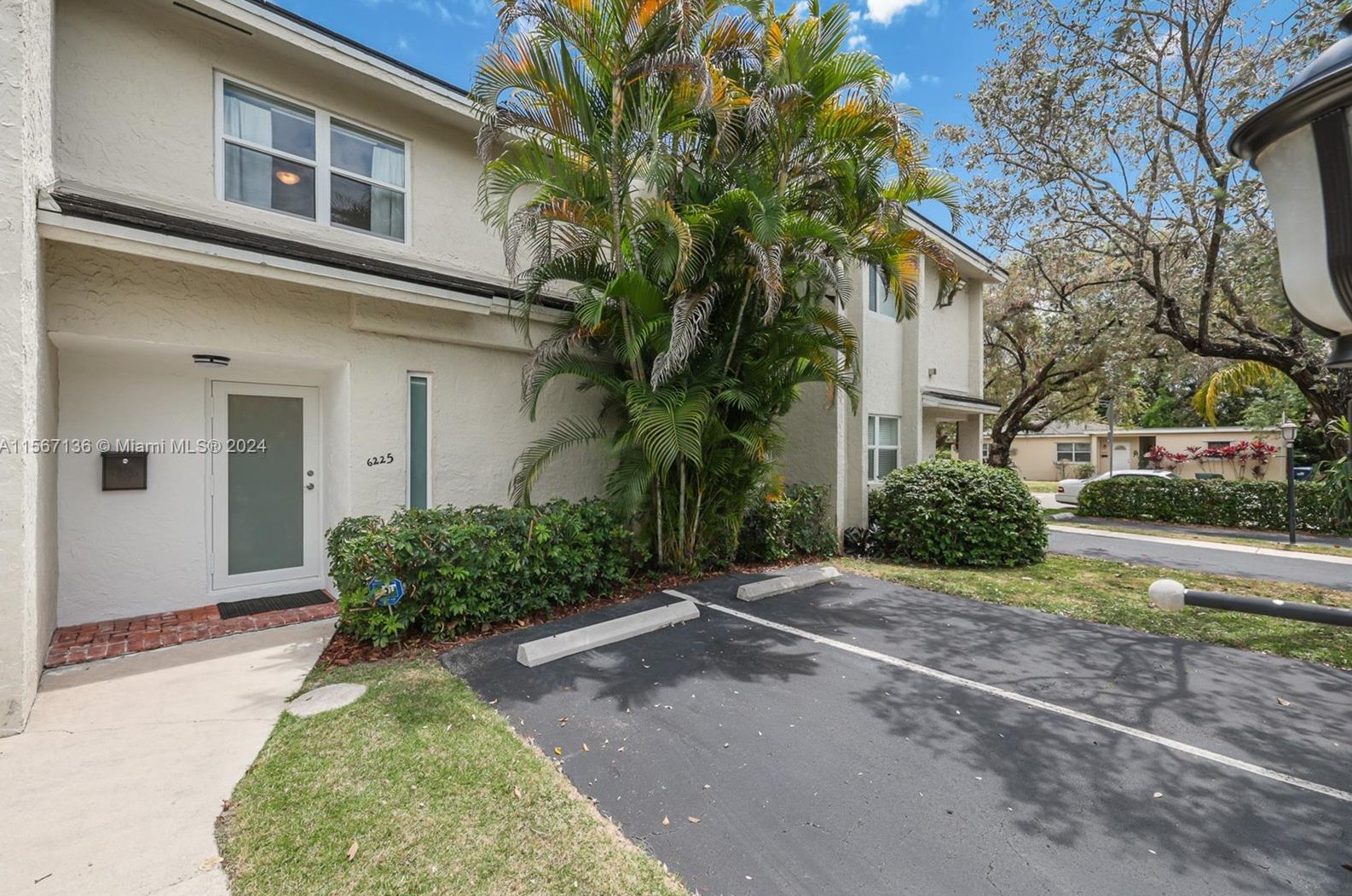 6225 78th St, Miami, FL 33143-4925