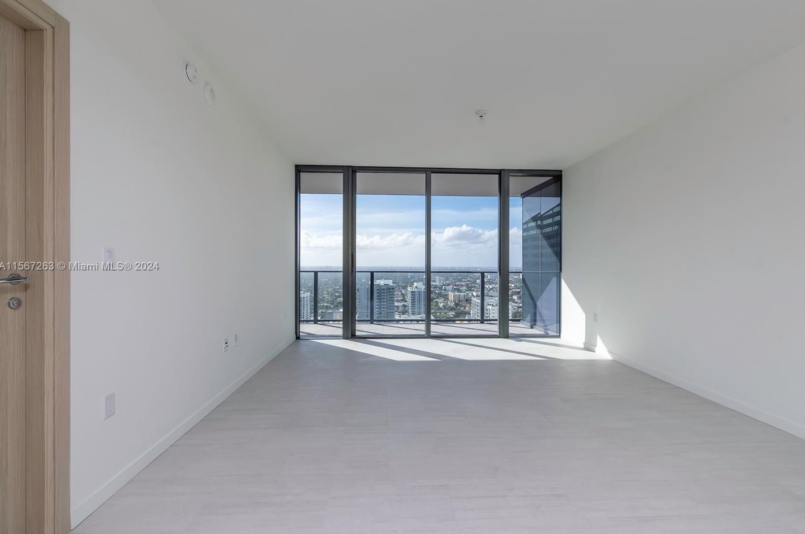 1000 Brickell Plaza #3504, Miami, FL 33131