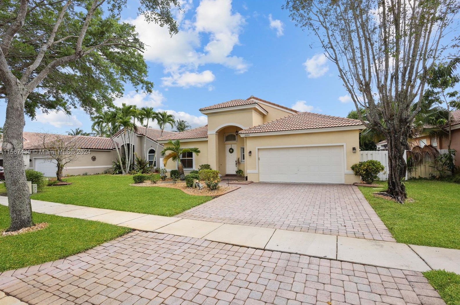 18880 29th St, Hollywood FL  33029-2411 exterior