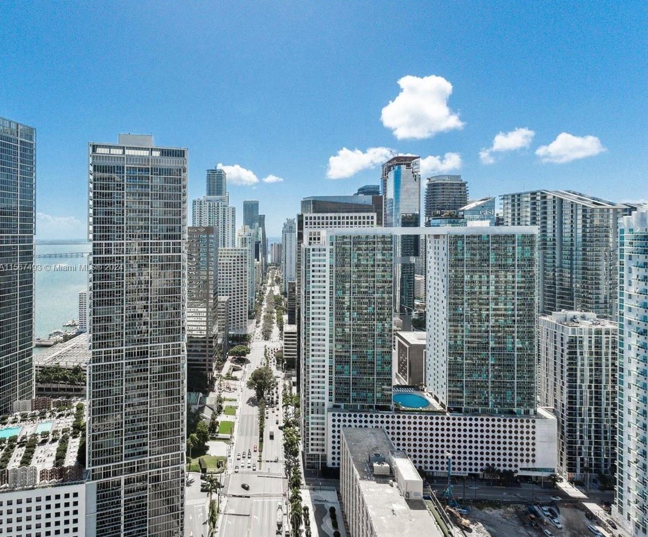 200 Biscayne Boulevard Way, Miami FL 33131-2154 exterior