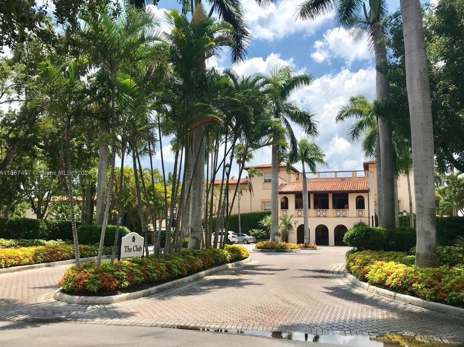 13631 Deering Bay Dr, Miami FL 33158-2810 exterior