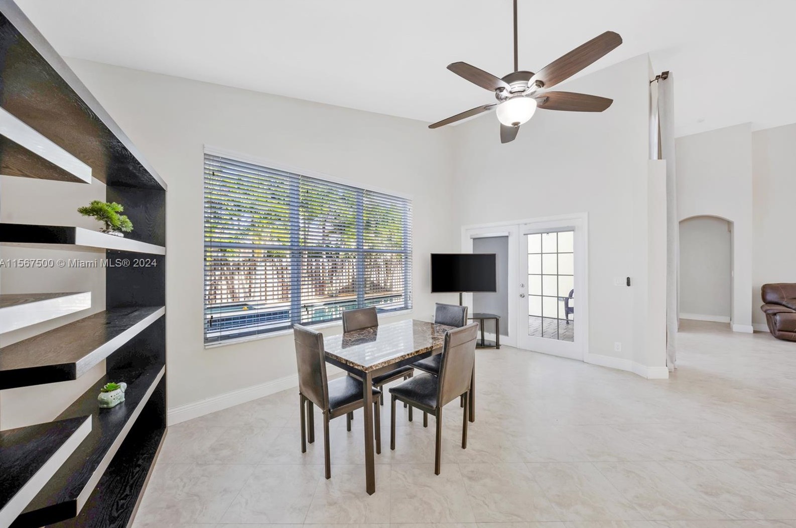 9325 Cove Point Cir, Boynton Beach FL  33472-2767 exterior