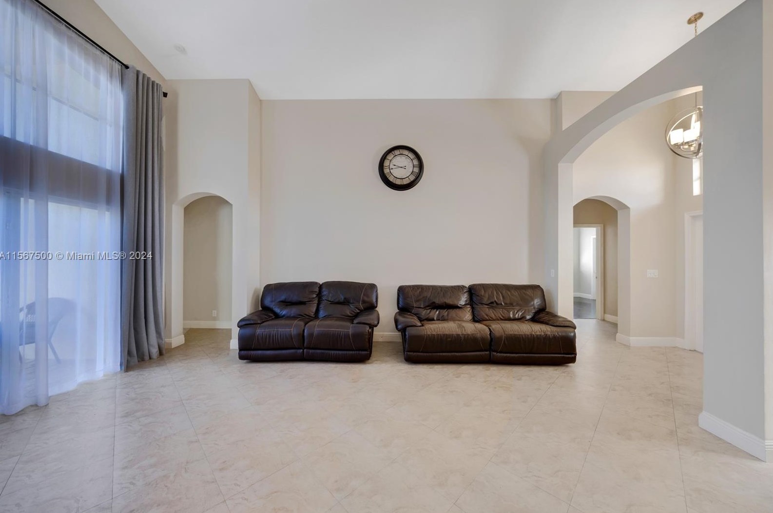 9325 Cove Point Cir, Boynton Beach FL  33472-2767 exterior