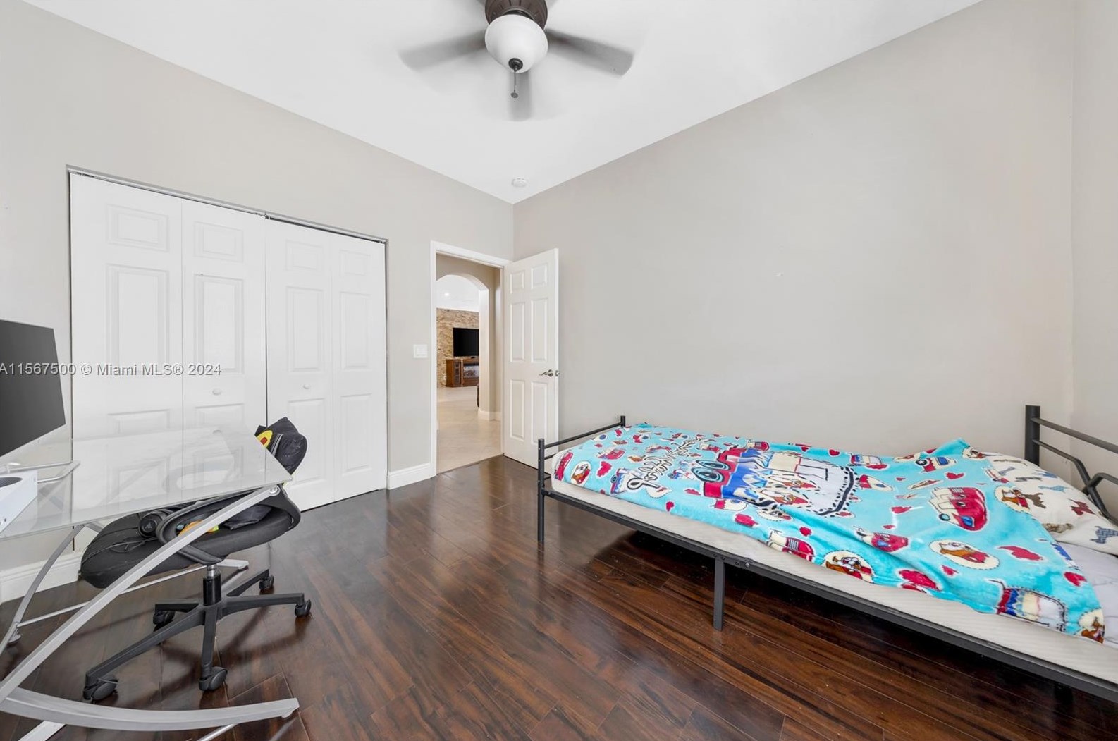 9325 Cove Point Cir, Boynton Beach FL  33472-2767 exterior