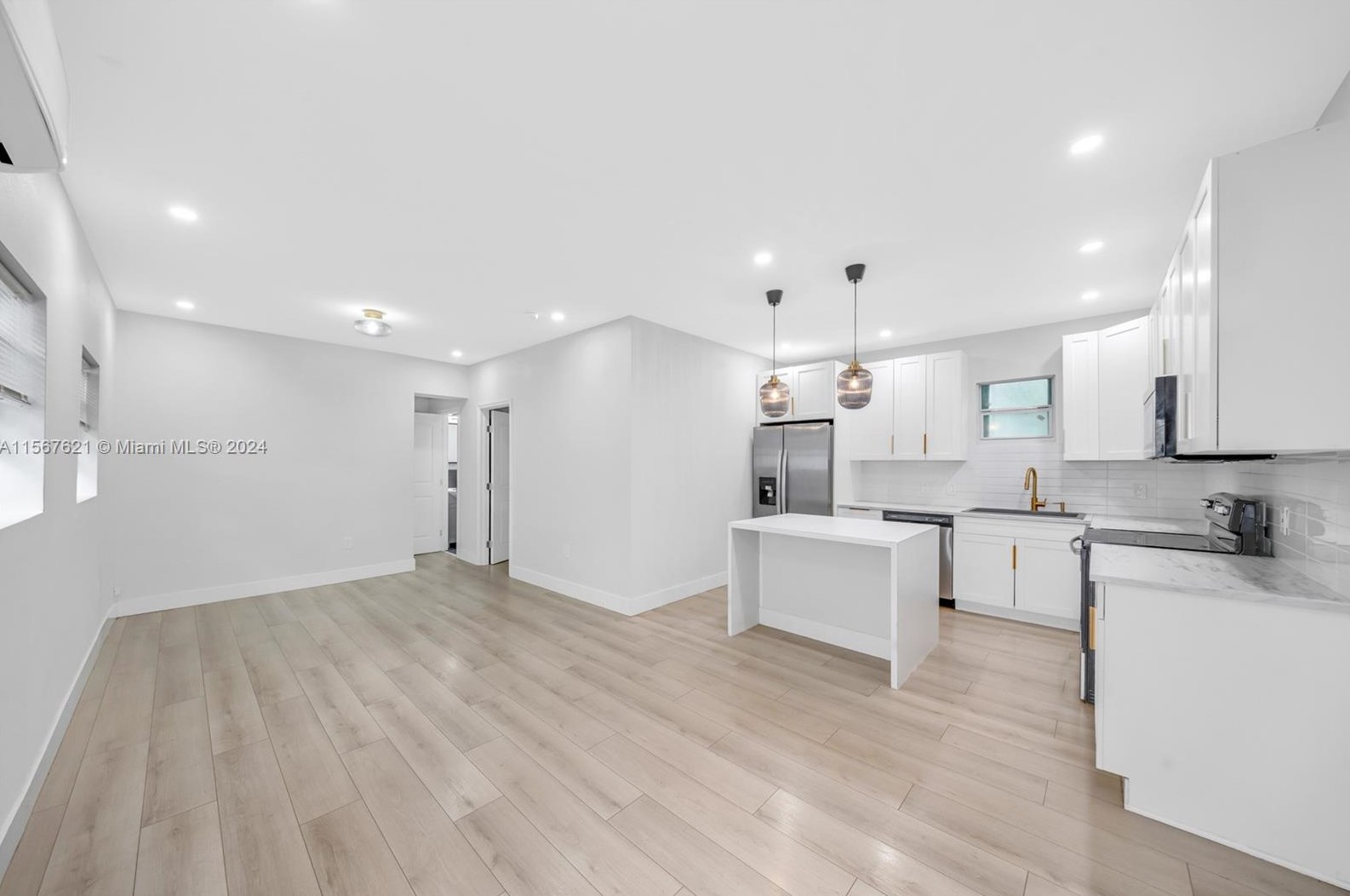 584 71st St, Miami, FL 33138-5016