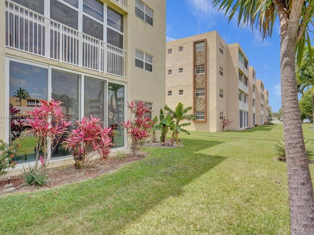 205 11th Ter, Dania Beach, FL 33004-4467