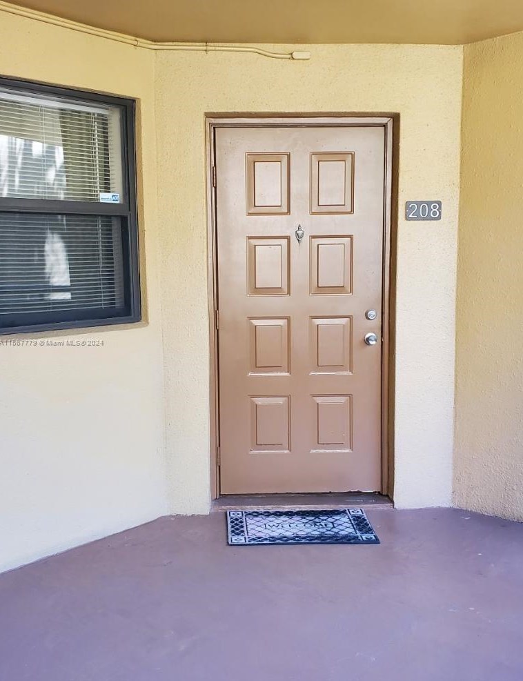 15555 N Miami Lakeway N #208-18, Hialeah, FL 33014