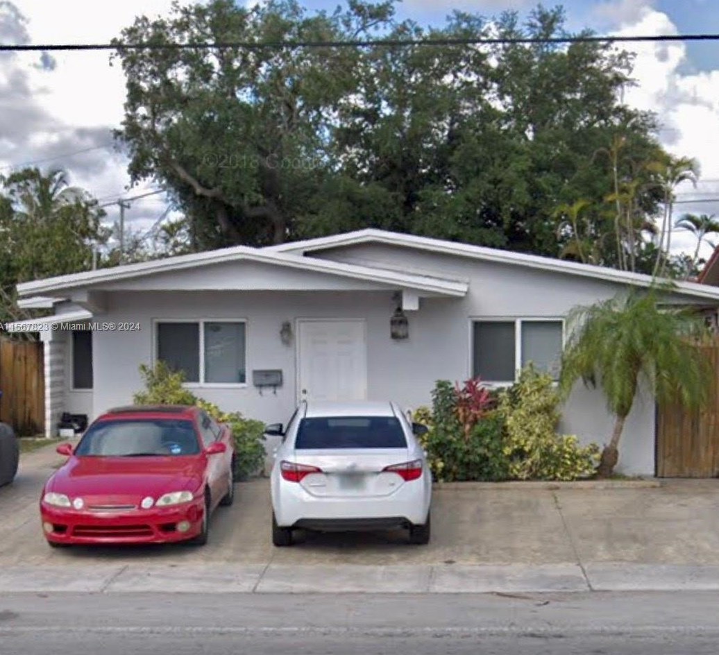 2862 32nd Ave, Miami, FL 33133-3432