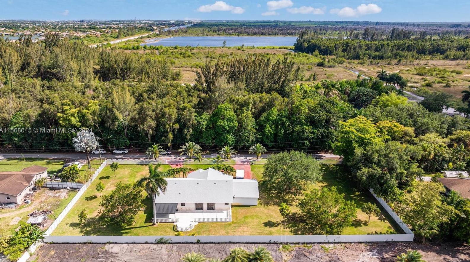 19800 14th Ct, Hollywood, FL 33029-1224