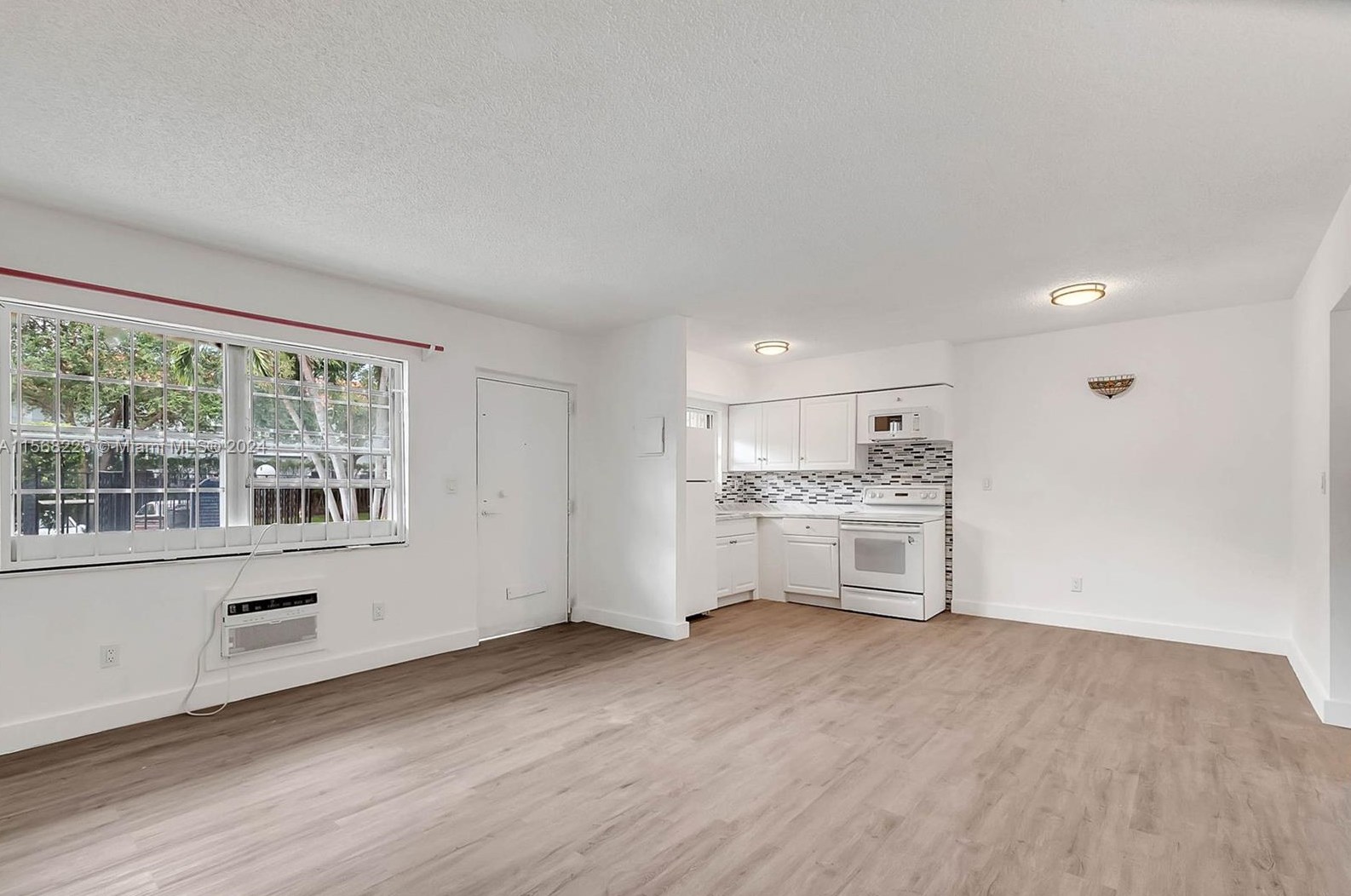 1725 116th Rd, Miami, FL 33181-3203