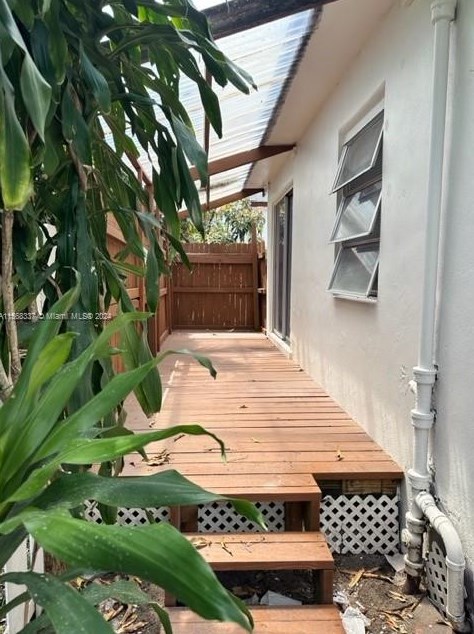 42 Se 10th Terrace #1-2, Dania Beach, FL 33004