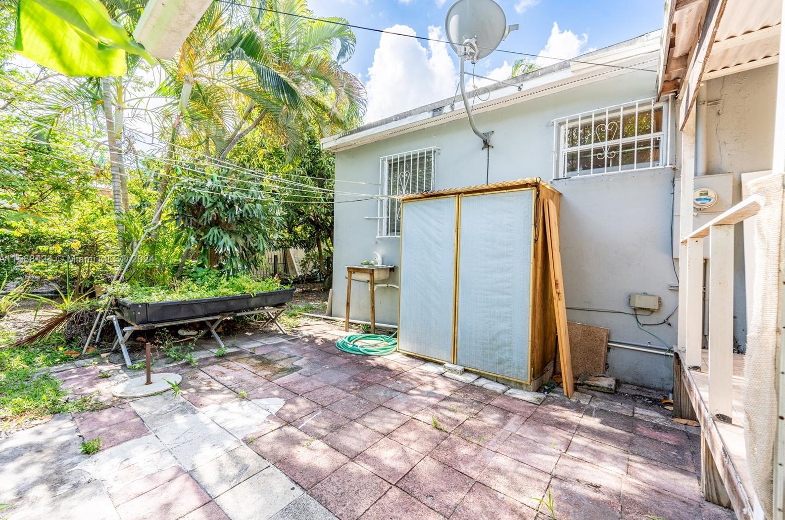 121 171 Ter, Miami FL 33177-2707 exterior