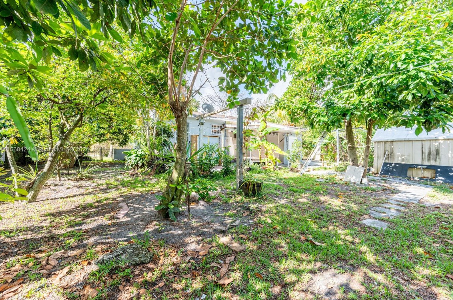 121 171 Ter, Miami FL 33177-2707 exterior