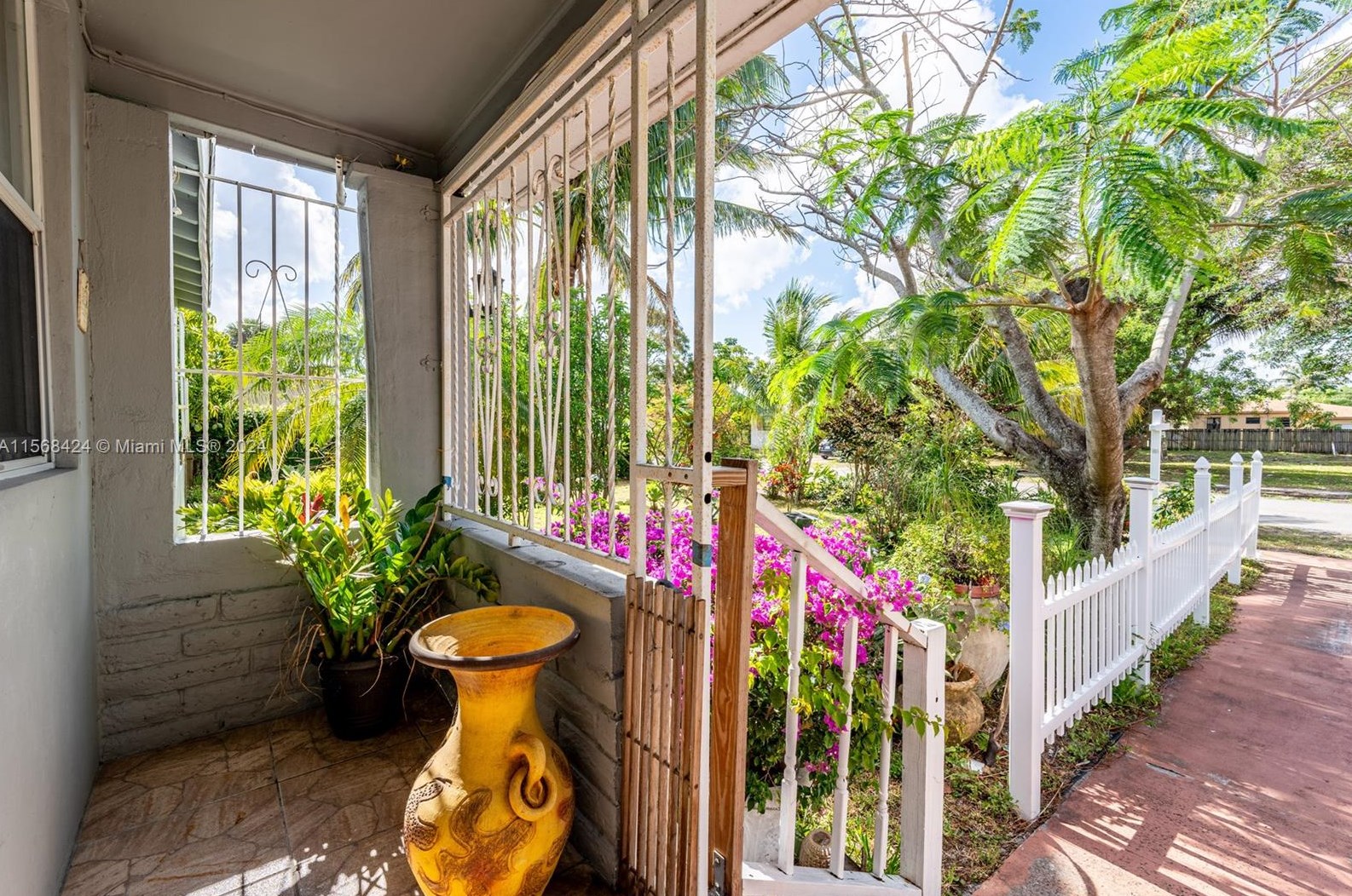 121 171 Ter, Miami FL 33177-2707 exterior