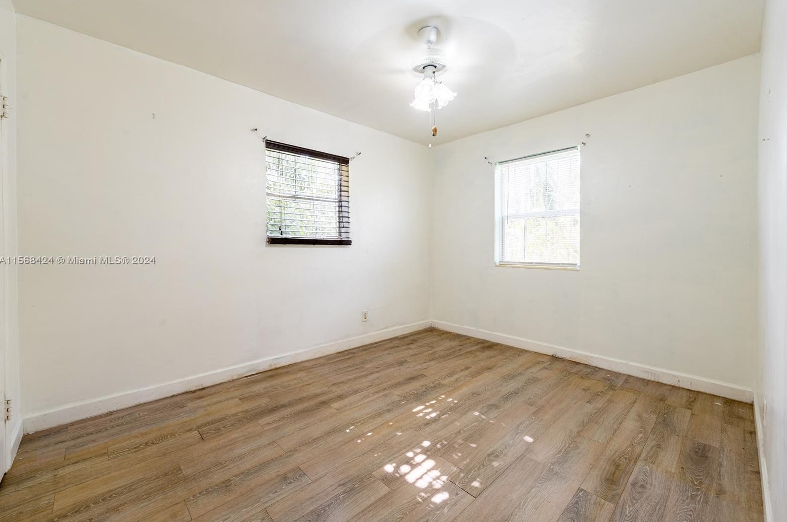 121 171 Ter, Miami FL 33177-2707 exterior