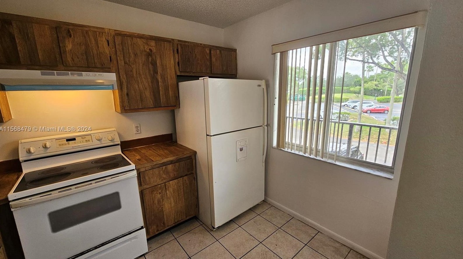 8720 Sherman Cir, Hollywood, FL 33025-2045