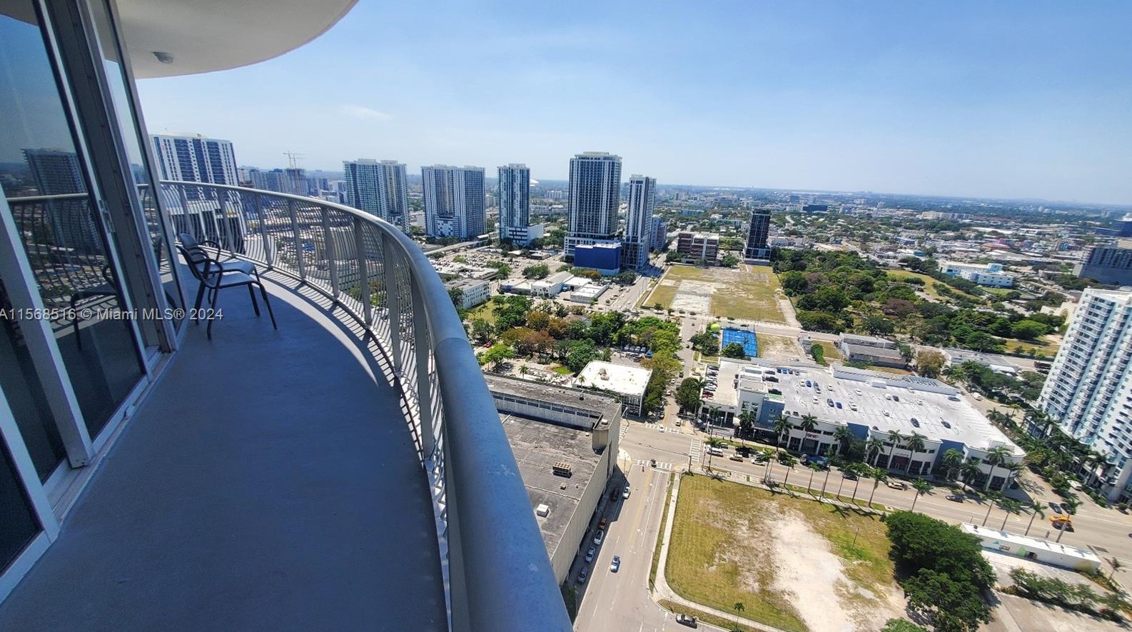 1750 Bayshore Dr, Miami FL 33132-3207 exterior