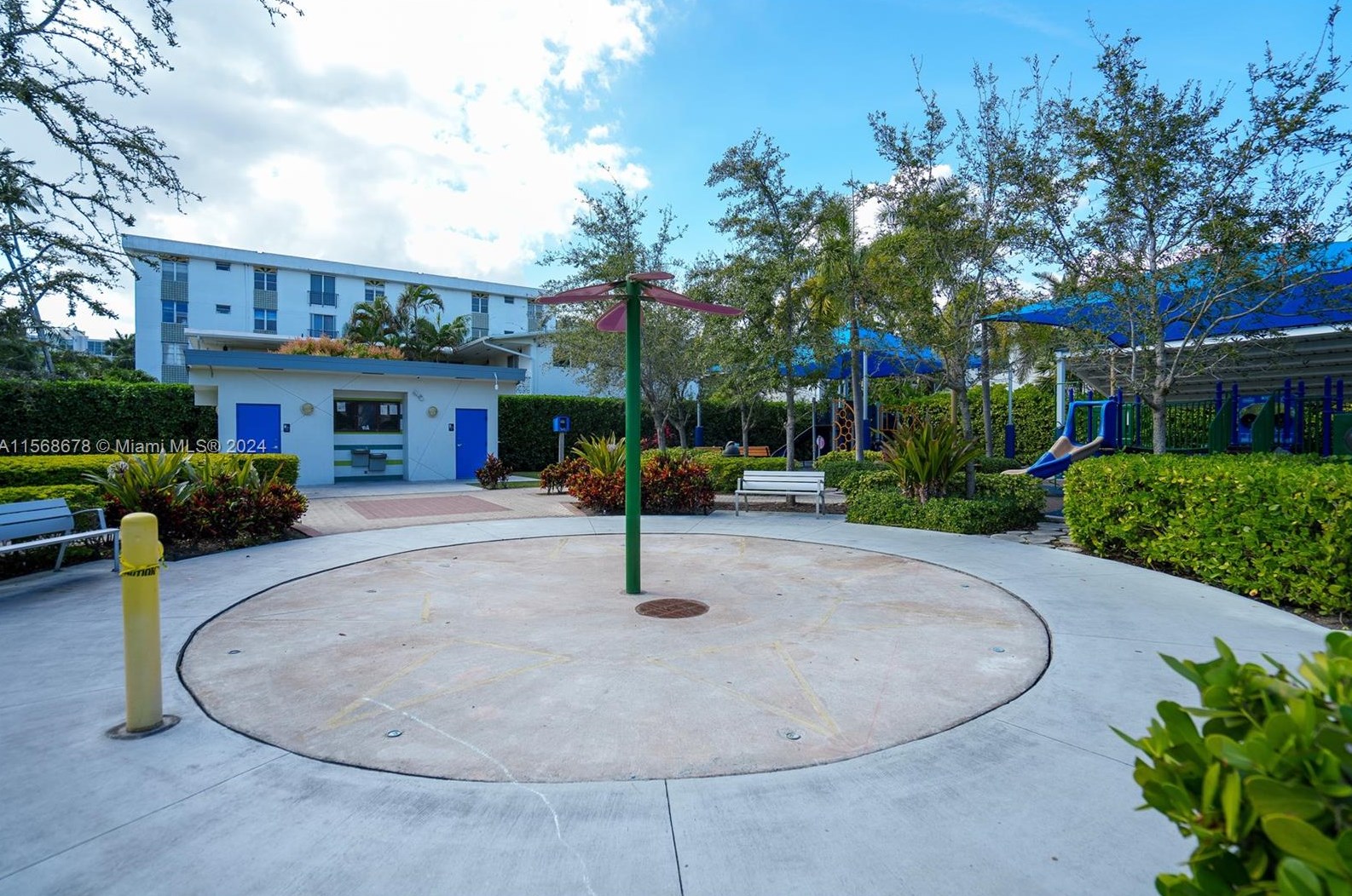 1185 98th St, Miami FL  33154-2571 exterior