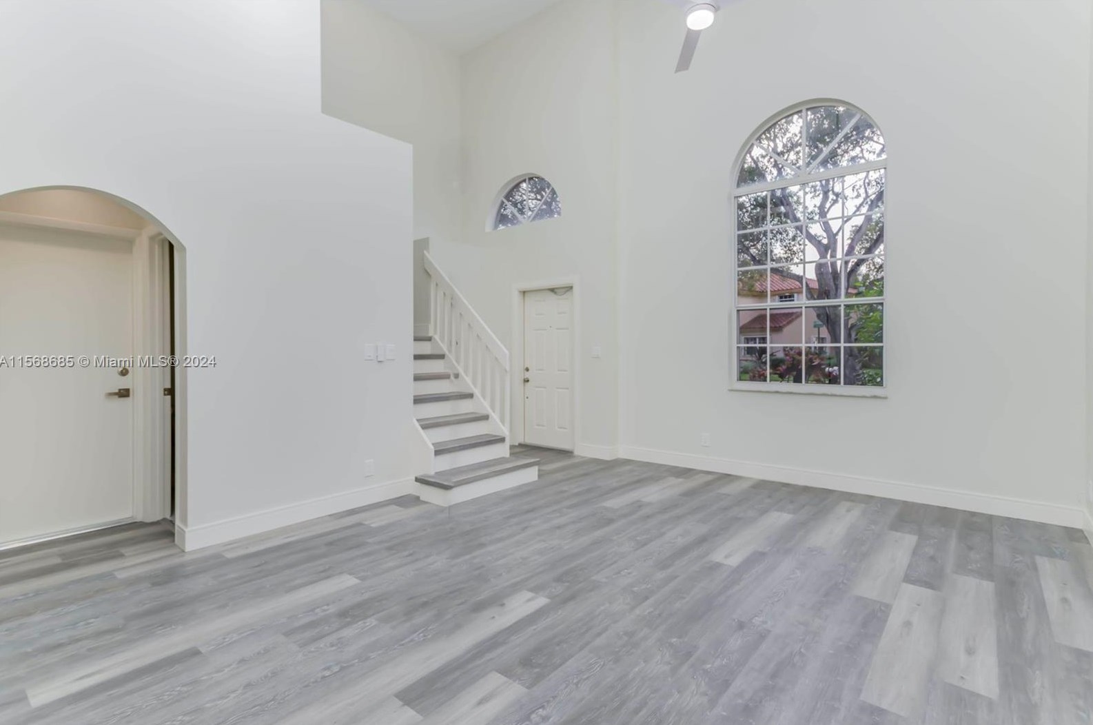 10791 N Saratoga Dr, Hollywood, FL 33026