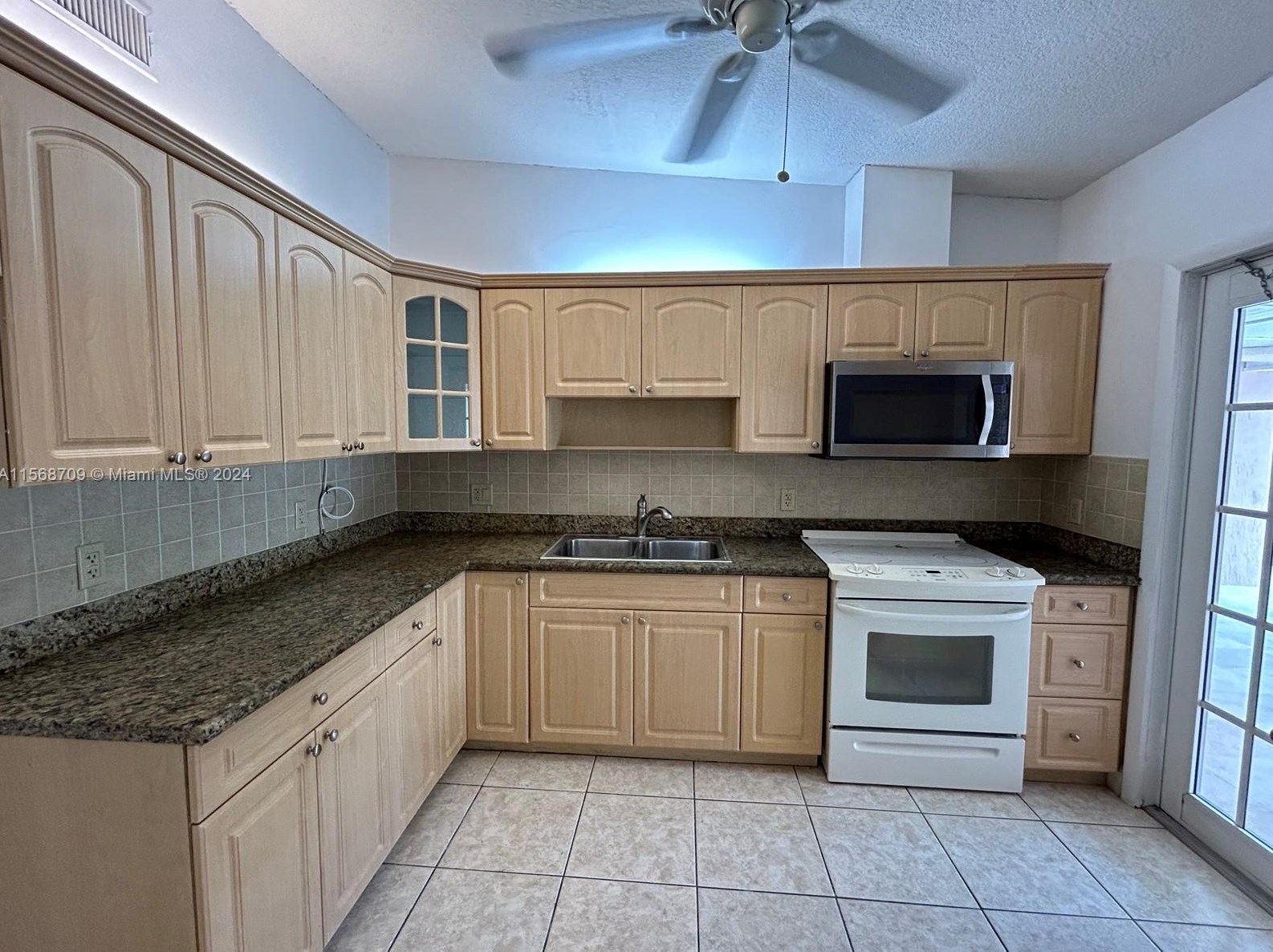 952 E 28th St #., Hialeah, FL 33013