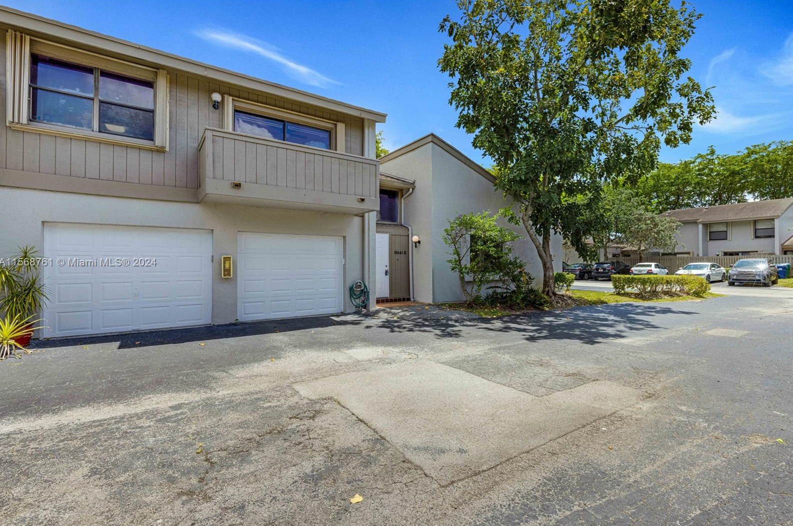 10661 113th Pl, Miami, FL 33176-8291