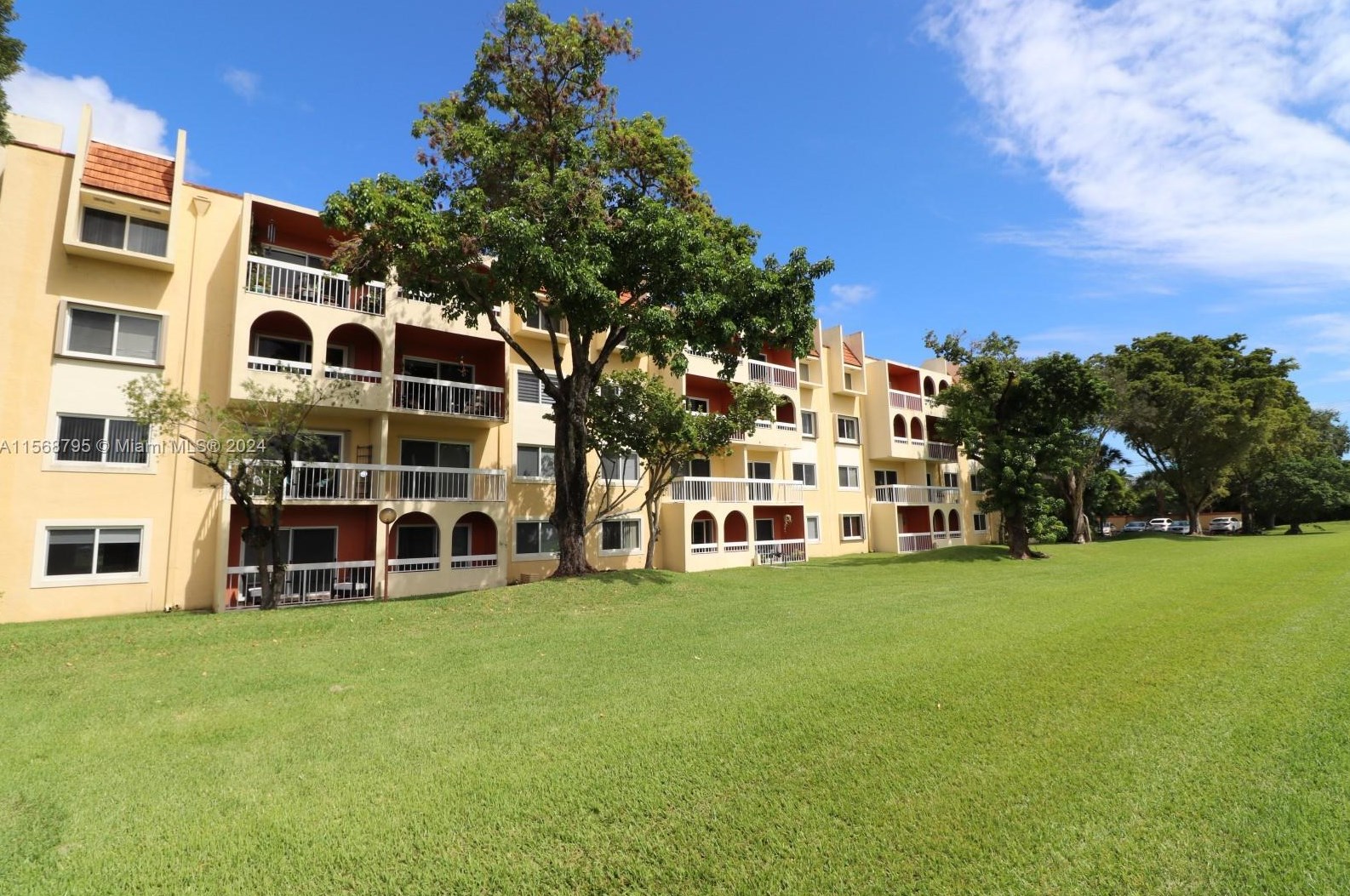 7722 Camino Real, Miami, FL 33143-7157