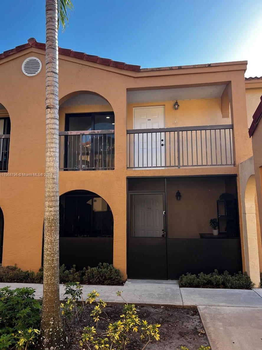 18260 Mediterranean Blvd #8-9, Hialeah, FL