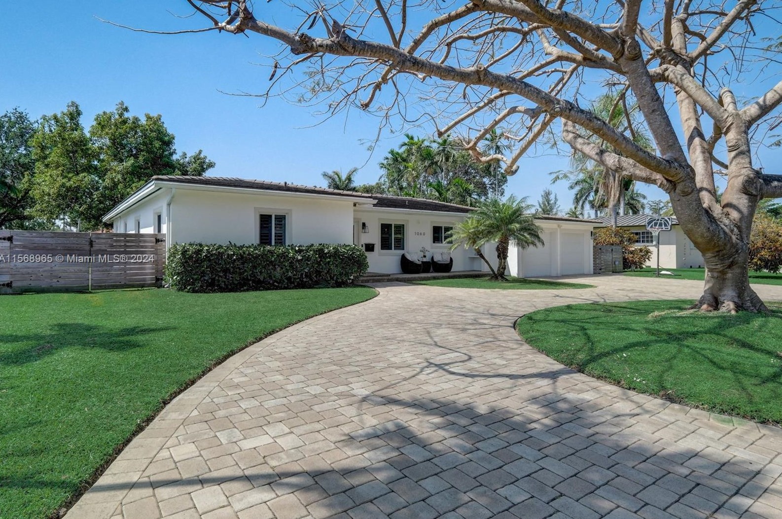 1060 104th St, Miami, FL 33138-2656