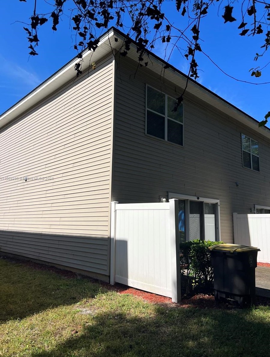 8524 Tower Fls Dr, Jacksonville FL 32244-7901 exterior