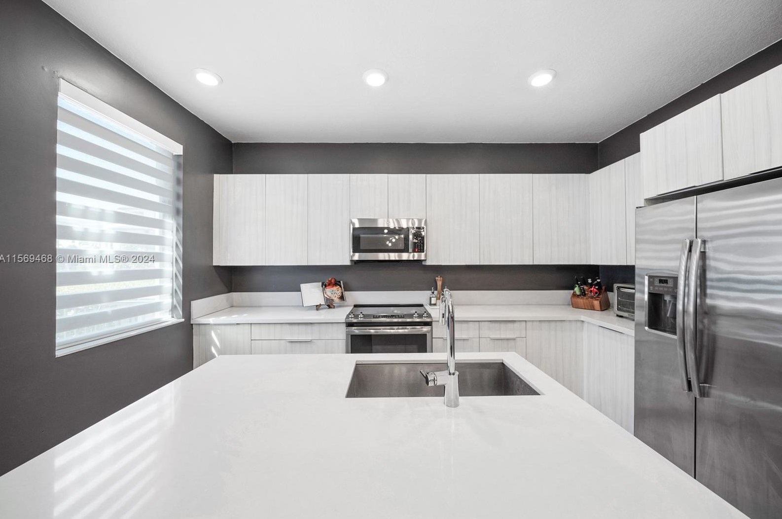 8373 49 St, Miami FL 33185-4138 exterior