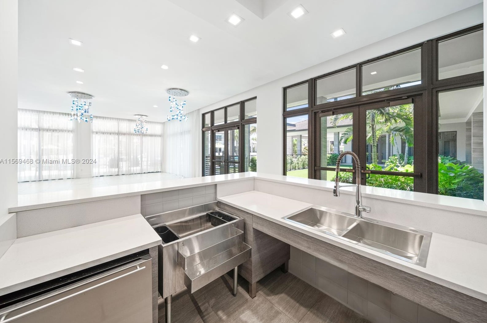 8373 49 St, Miami FL 33185-4138 exterior