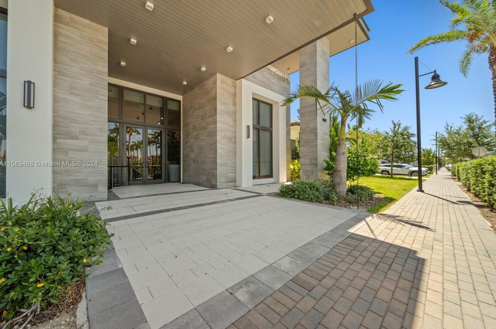 8373 49 St, Miami FL 33185-4138 exterior