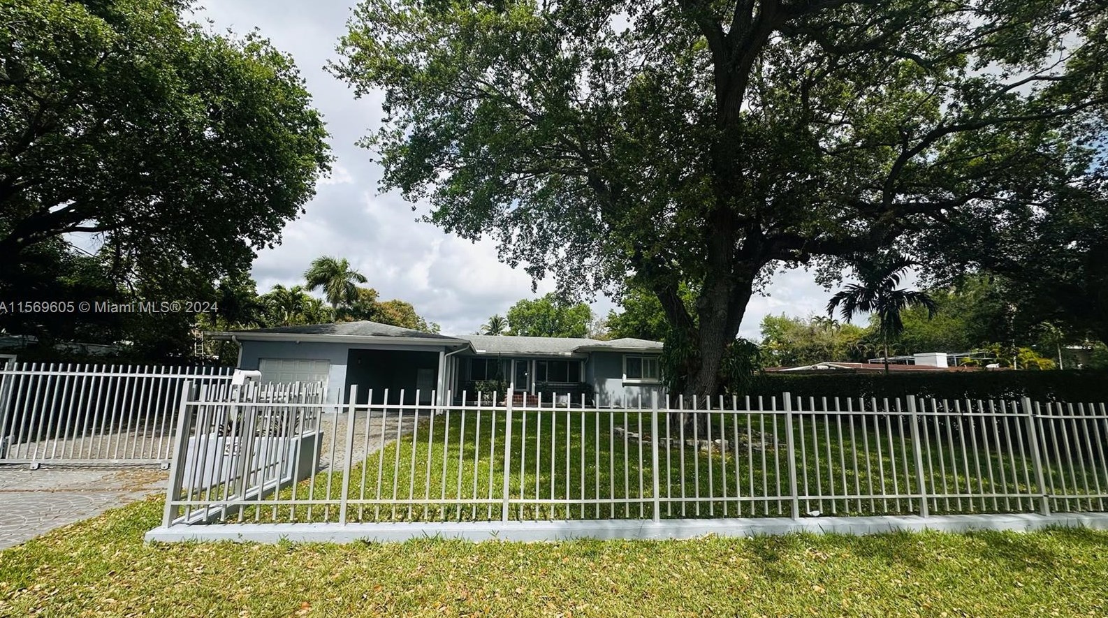 3055 13th St, Miami, FL 33125-1919