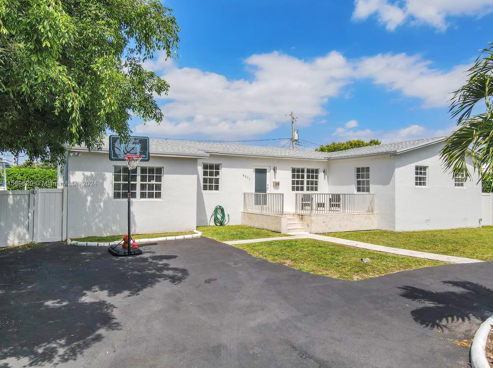 8371 32nd Ter, Miami, FL 33155-3342