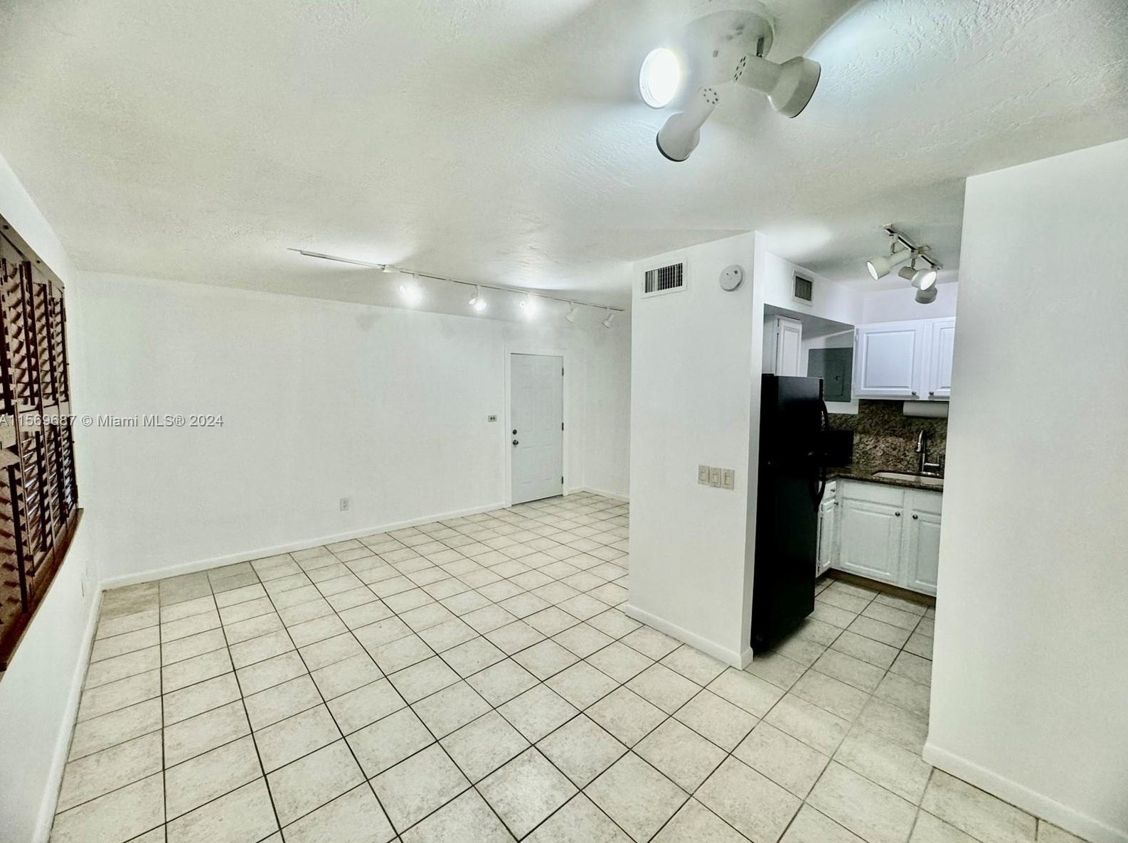 2015 27th Ave, Miami, FL 33145-2549
