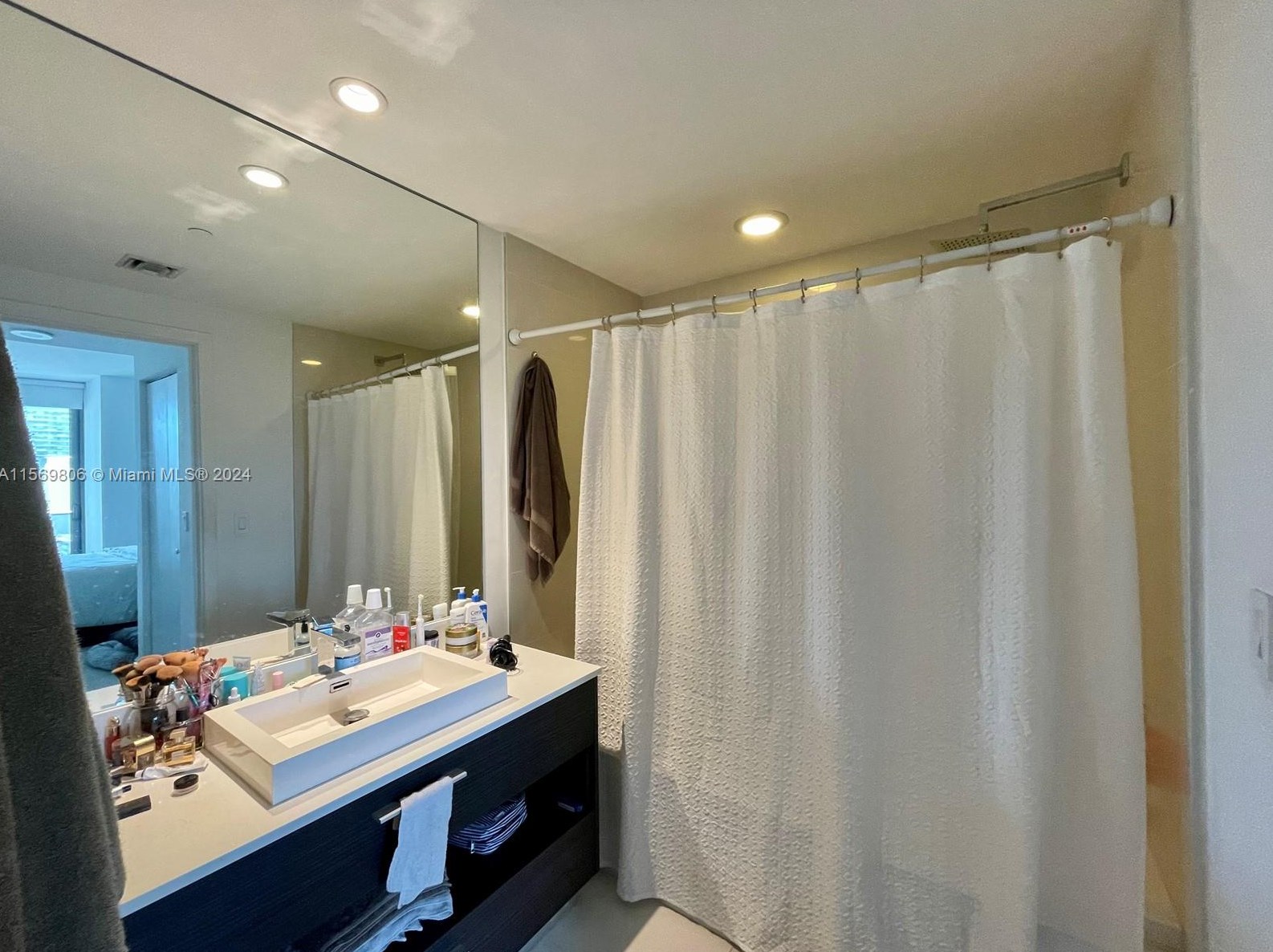 55 9th St, Miami FL  33132-1714 exterior