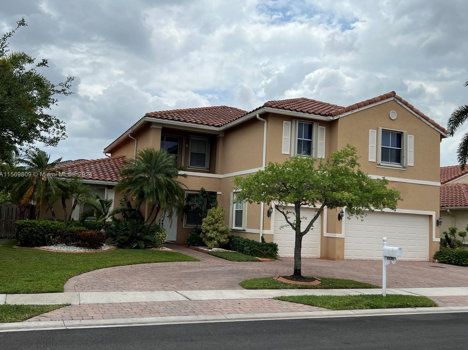 1535 191st Ln, Hollywood, FL 33029-6152