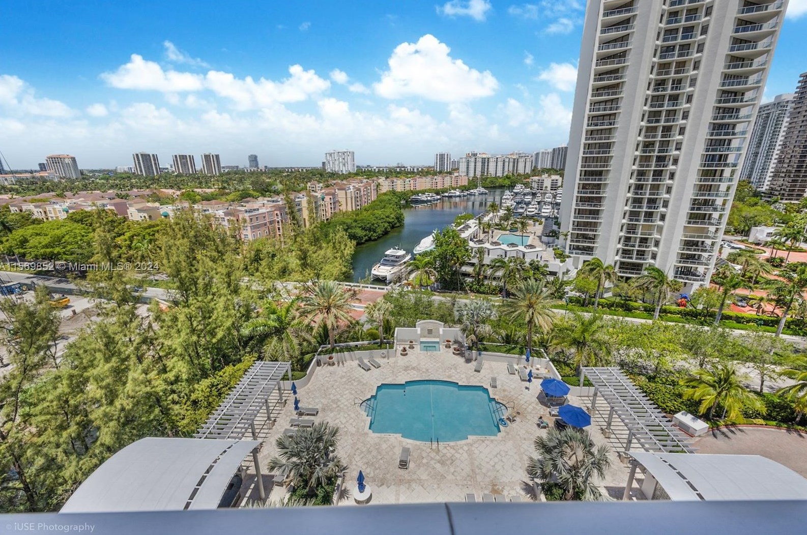 19400 Turnberry Way, Miami FL  33180-2604 exterior