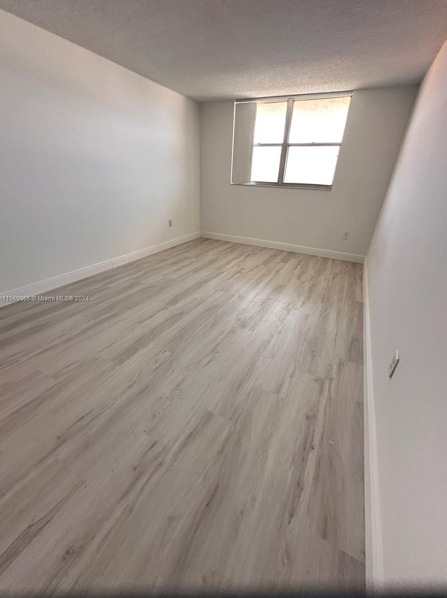 1805 Sans Souci Blvd, Miami FL  33181-3017 exterior