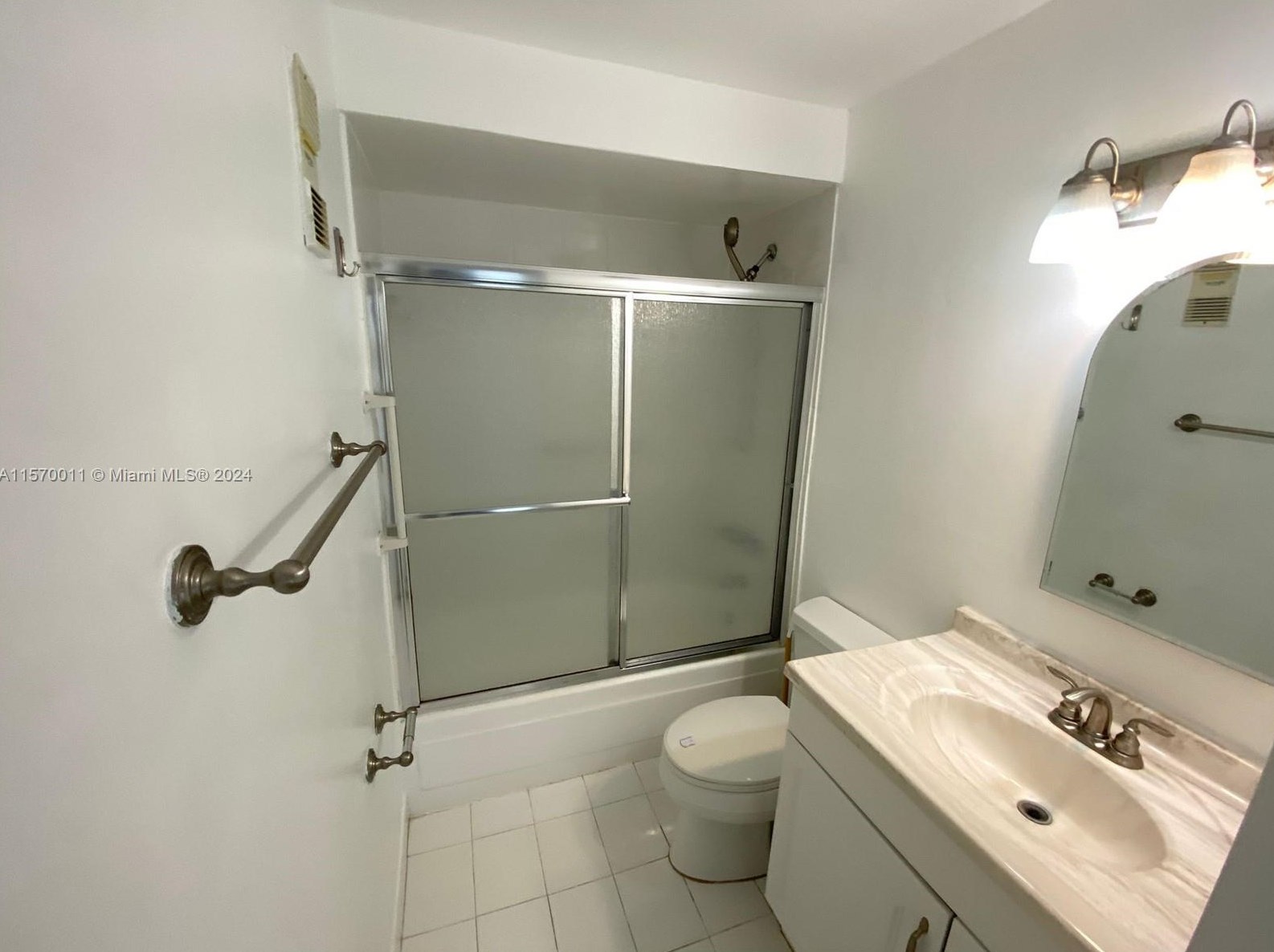 16750 10th Ave, Miami, FL 33162-2649