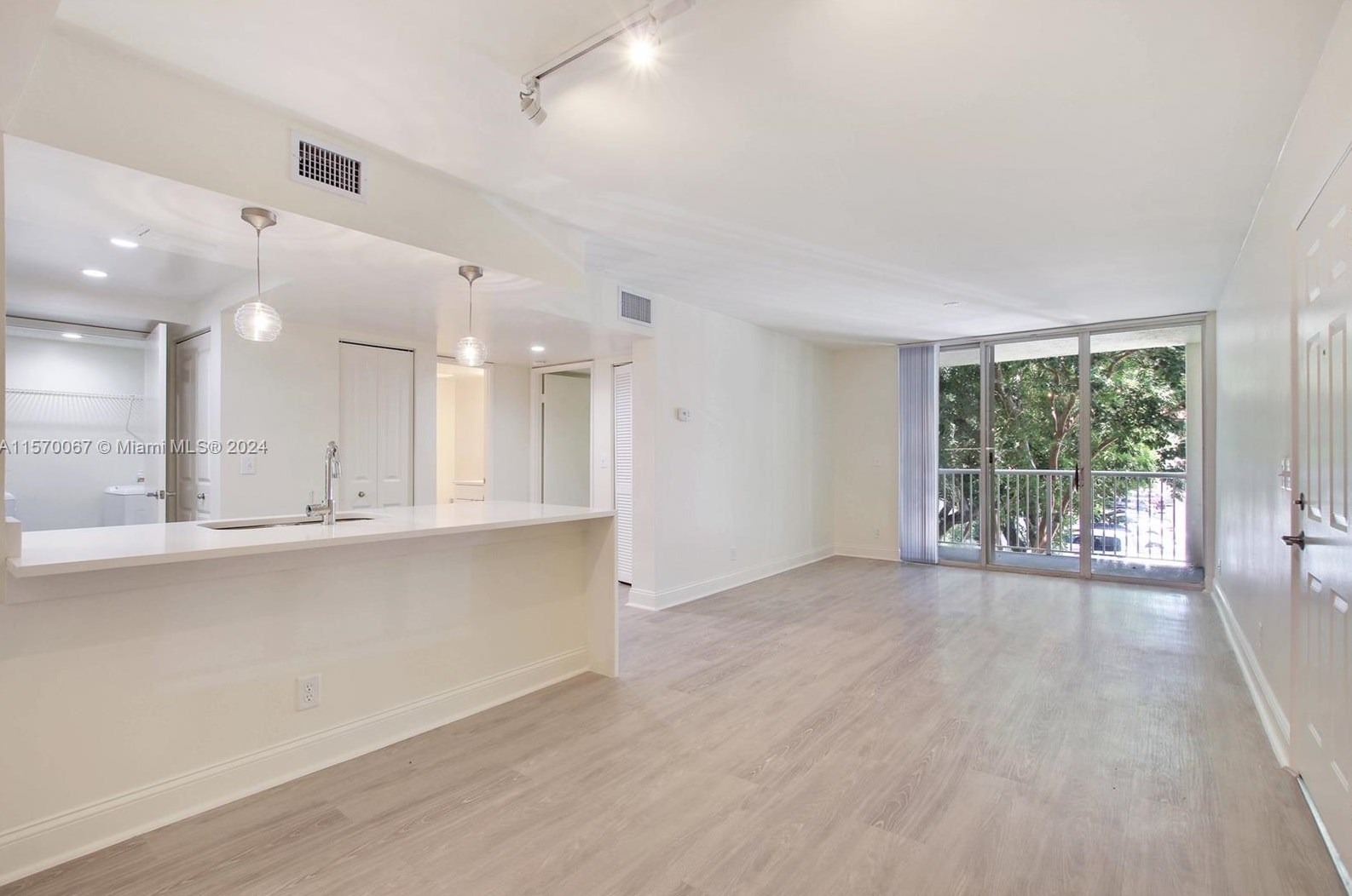 3605 Ne 207th St #3205, Miami, FL 33180