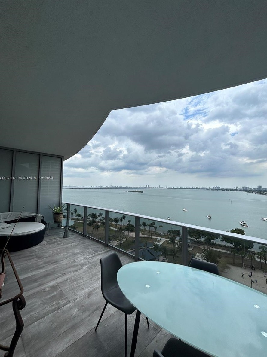 488 18th St, Miami FL  33132 exterior