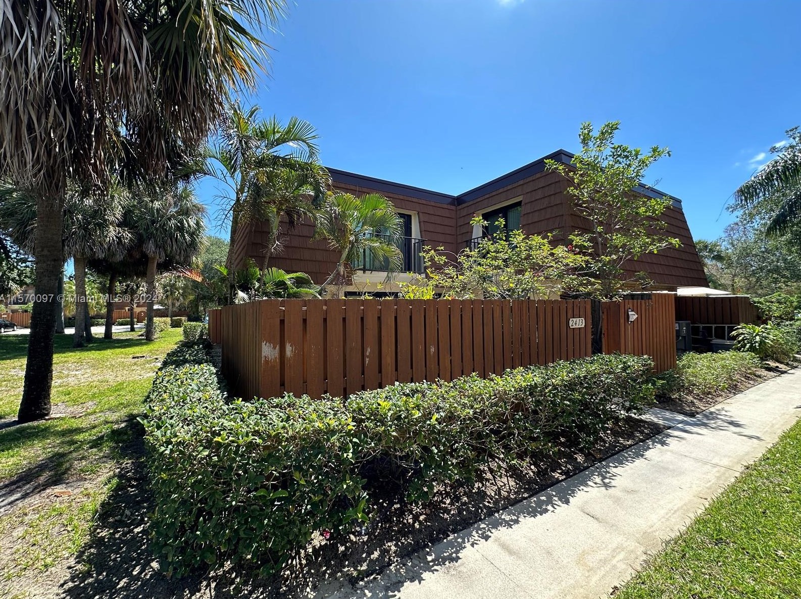 2413 24th Ct, Jupiter, FL 33477