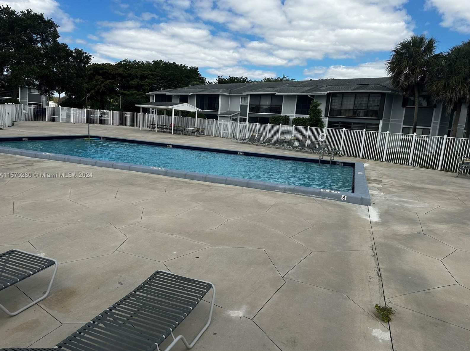 9711 Hammocks Blvd, Miami FL 33196-1537 exterior