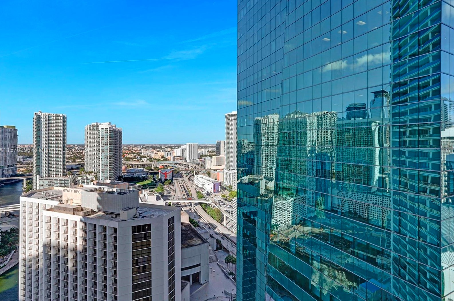 200 Biscayne Boulevard Way, Miami FL 33131-2154 exterior