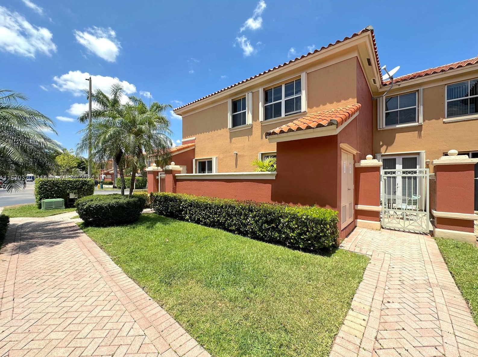 6103 114th Pl, Miami, FL 33178-4505