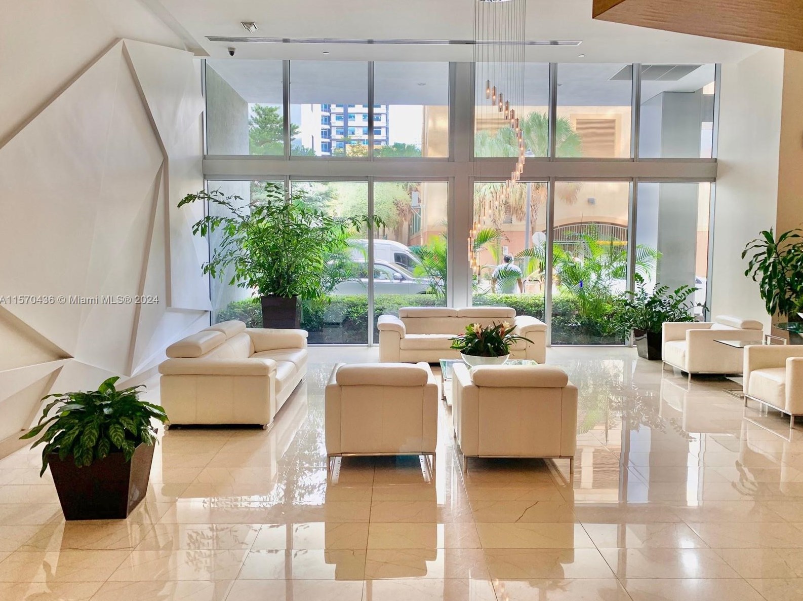 1111 1st Ave, Miami FL  33130-5400 exterior