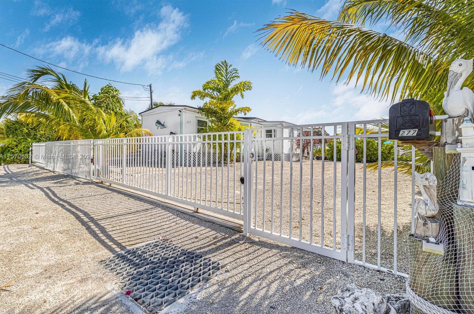 277 Lower Matecumbe Rd, Key Largo, FL 33037-3054